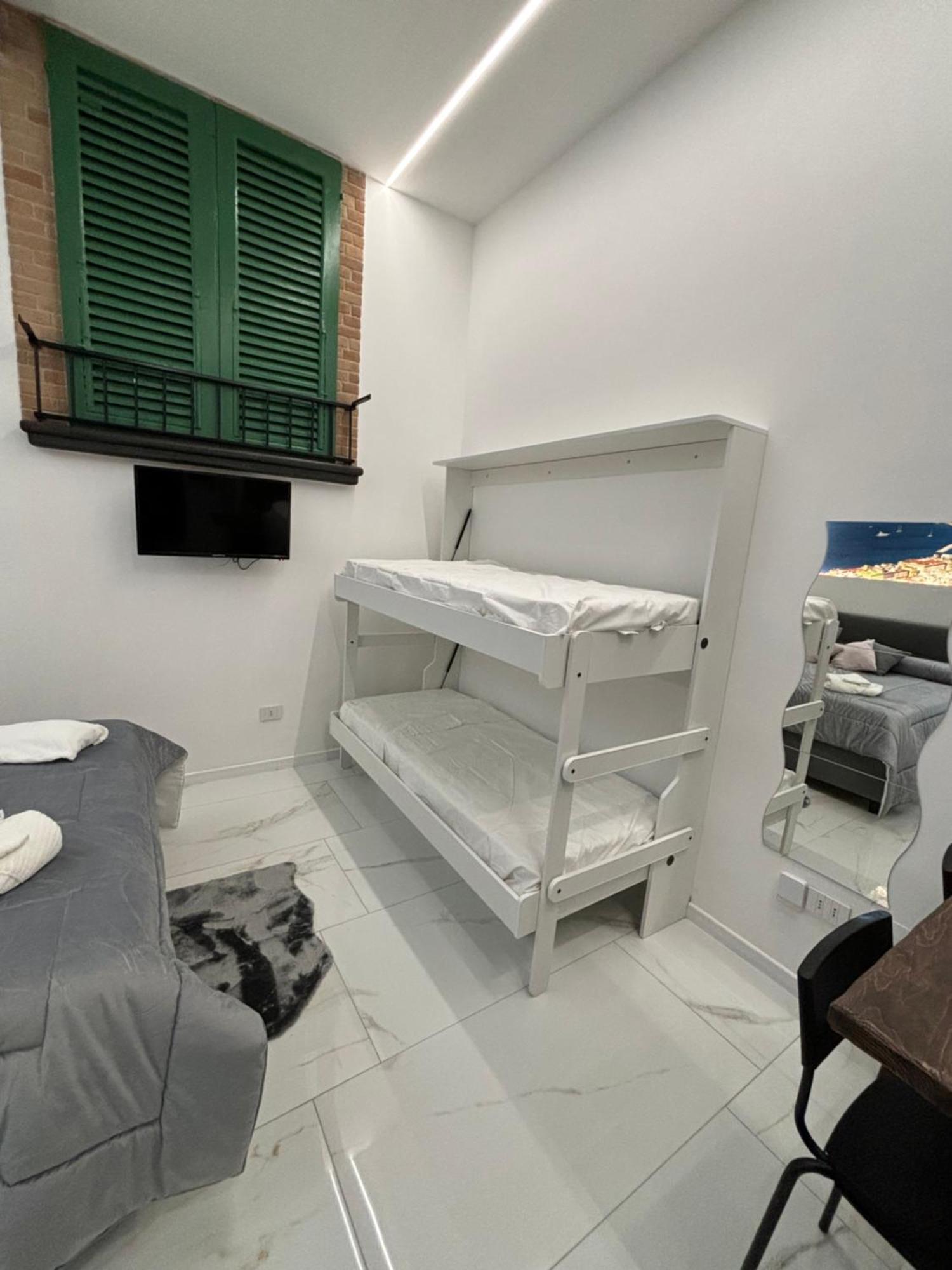 Briante House Bed & Breakfast Napoli Bagian luar foto
