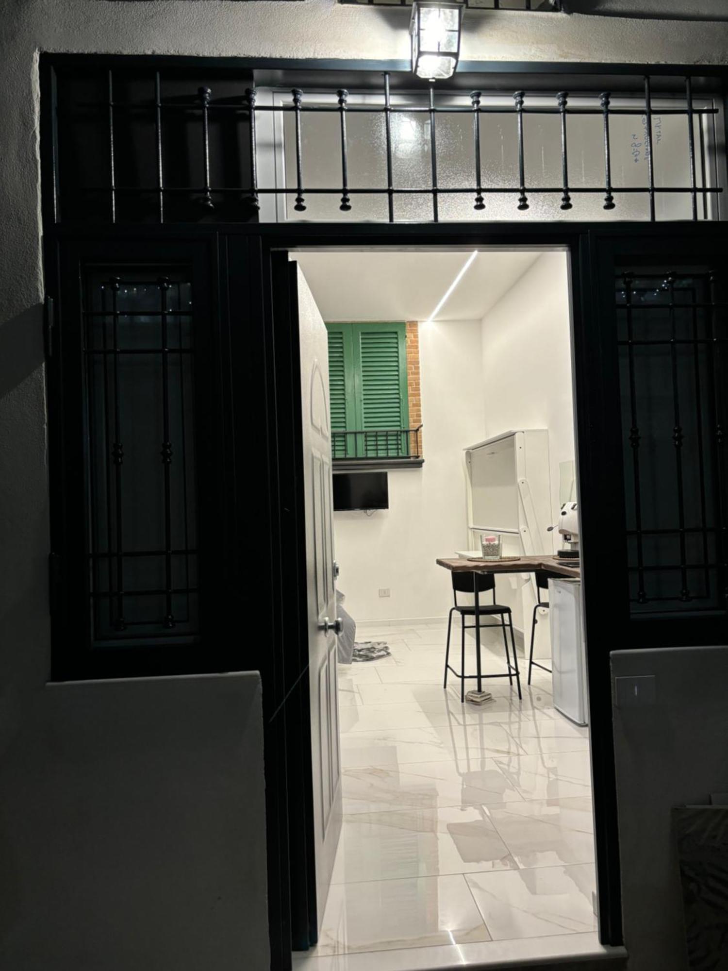 Briante House Bed & Breakfast Napoli Bagian luar foto