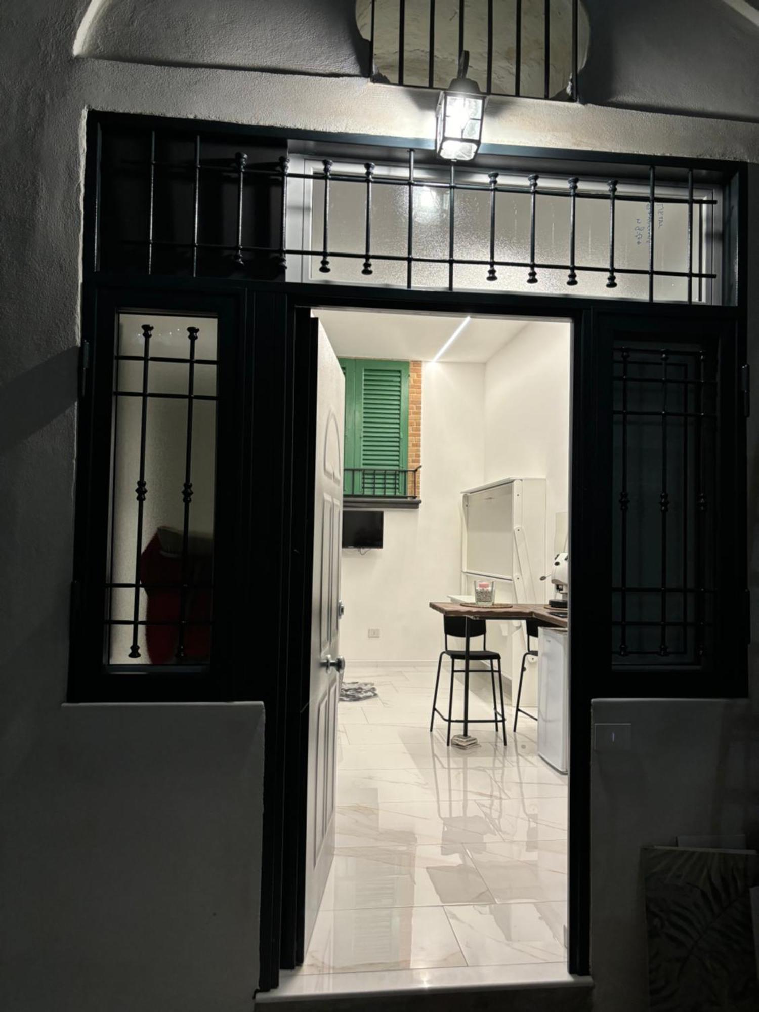 Briante House Bed & Breakfast Napoli Bagian luar foto