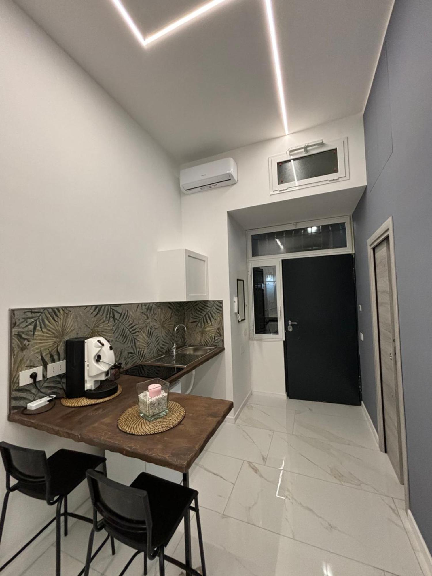 Briante House Bed & Breakfast Napoli Bagian luar foto