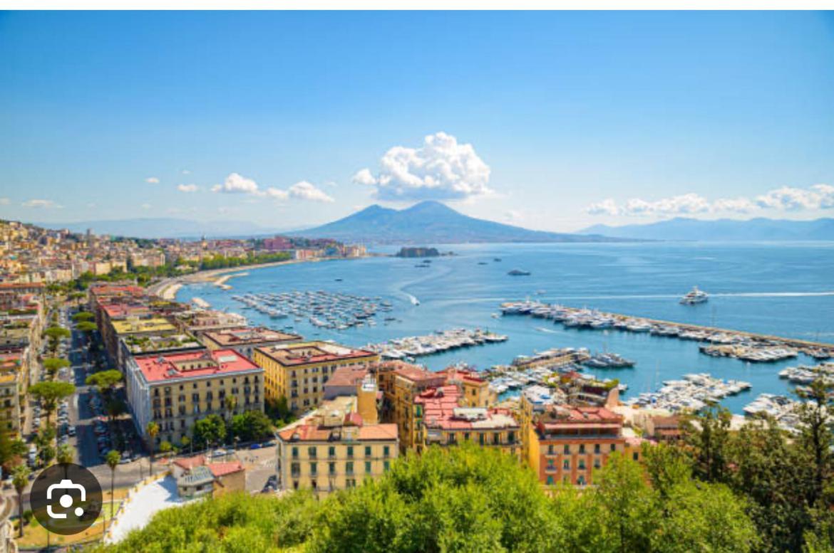 Briante House Bed & Breakfast Napoli Bagian luar foto