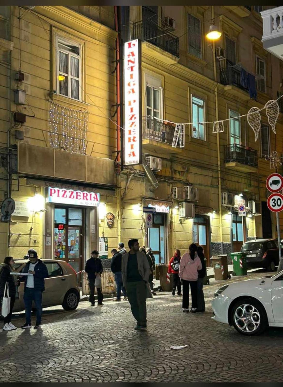 Briante House Bed & Breakfast Napoli Bagian luar foto