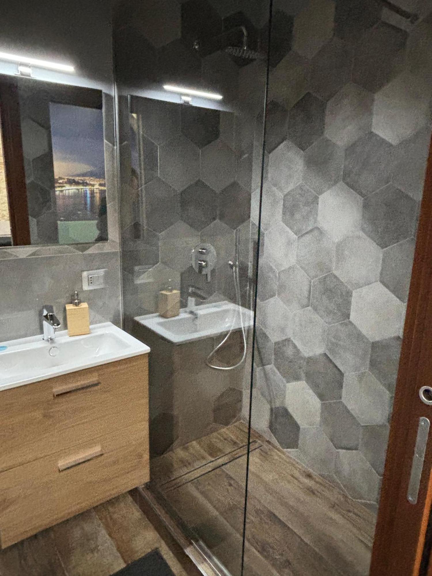 Briante House Bed & Breakfast Napoli Bagian luar foto